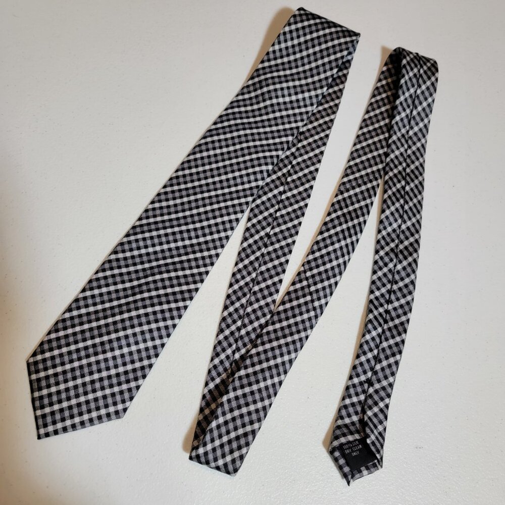 3/$18 New Wilke Rodriguez Mirco Tartan Black White Gray Silk Tie 2.75" X 59"